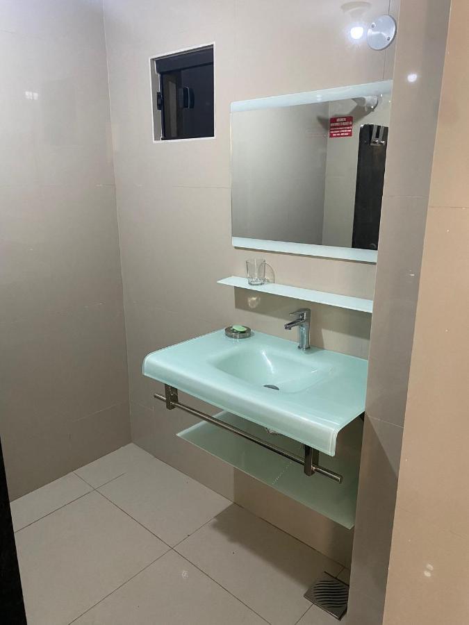סיודד דל אסטה Espana Suites Hotel מראה חיצוני תמונה